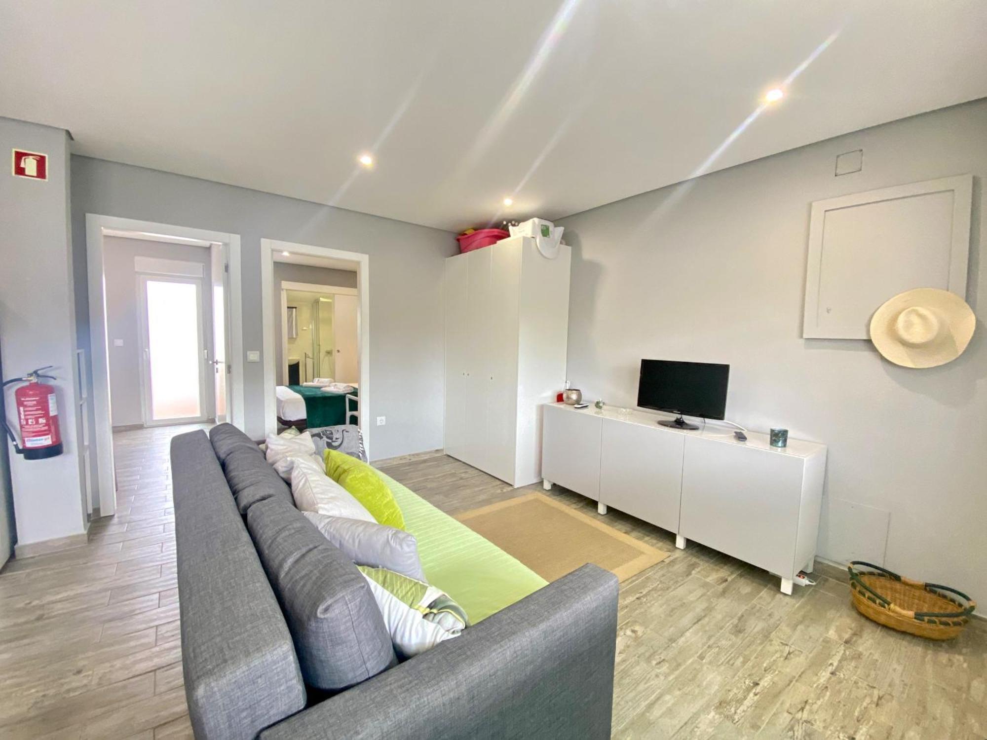 Quarteira Stylish 2 By Homing Apartment Ngoại thất bức ảnh